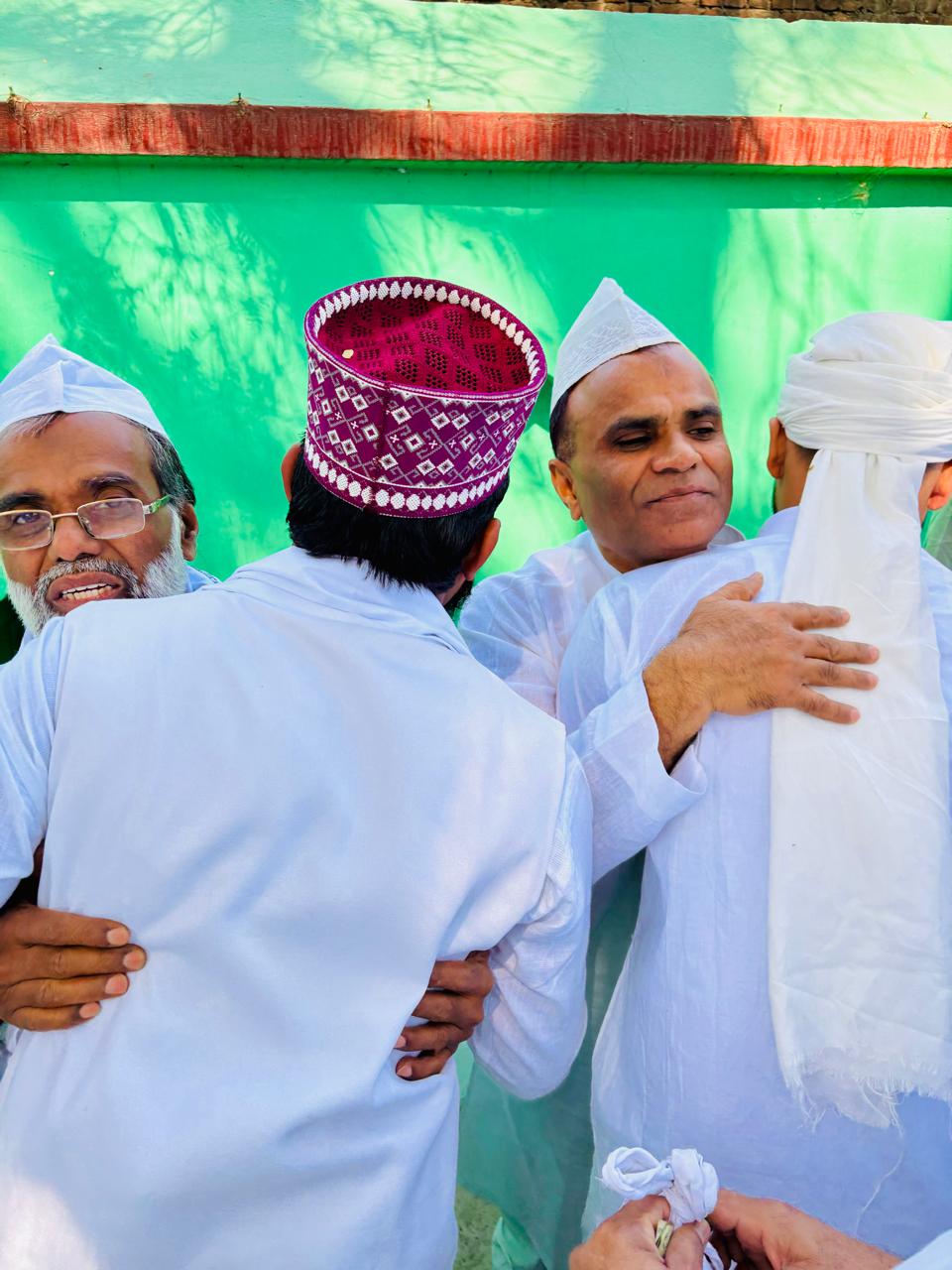 हर्षोल्लास के साथ मनाया गया ईद का त्योहार