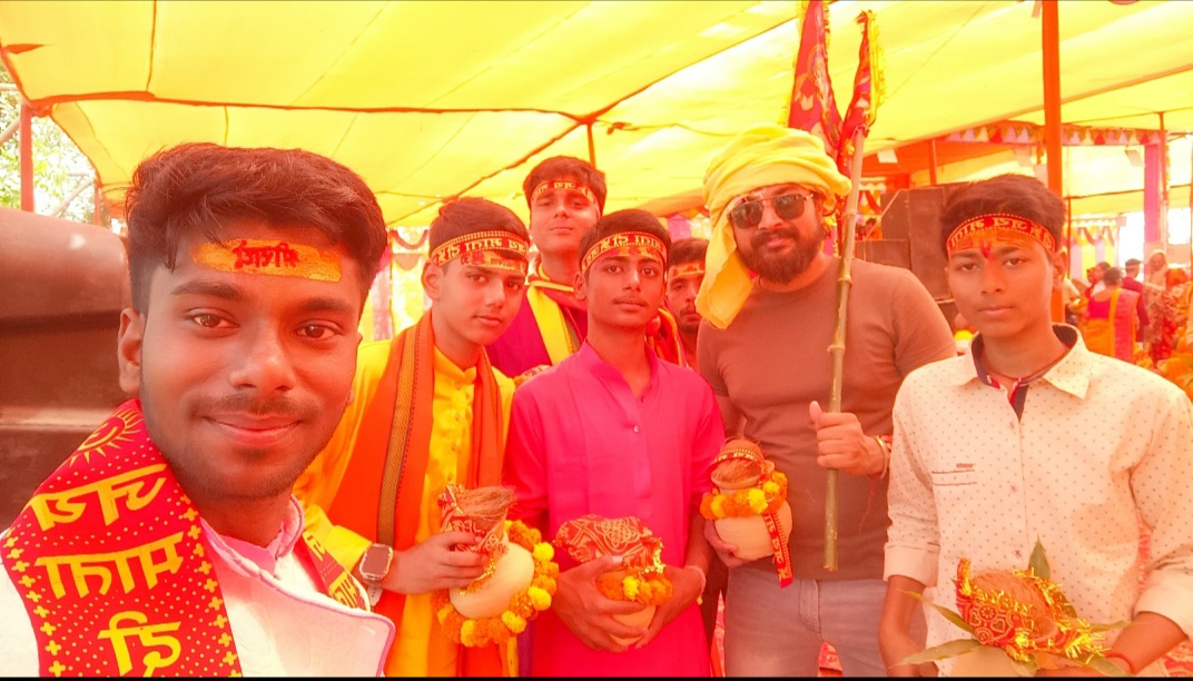 श्री लक्ष्मी नारायण यज्ञ को लेकर निकाली गई कलश शोभायात्रा