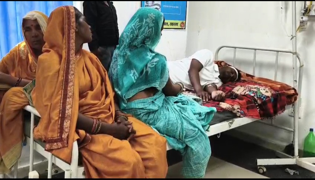 नवहट्टा प्रखंण्ड के कार्यपालक सहायक कपिलदेव राम के साथ जमीन को लेकर हुई मारपीट