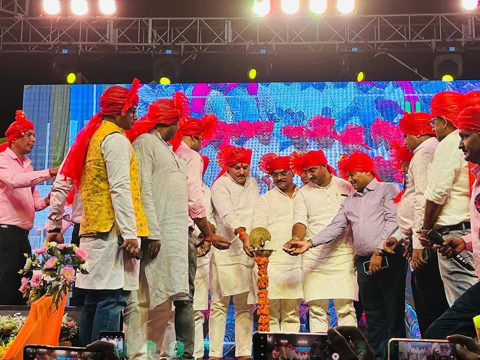 आर्यन महाजन नाट्य परिषद द्वारा नि:शुल्क सामूहिक विवाह का भव्य आयोजन