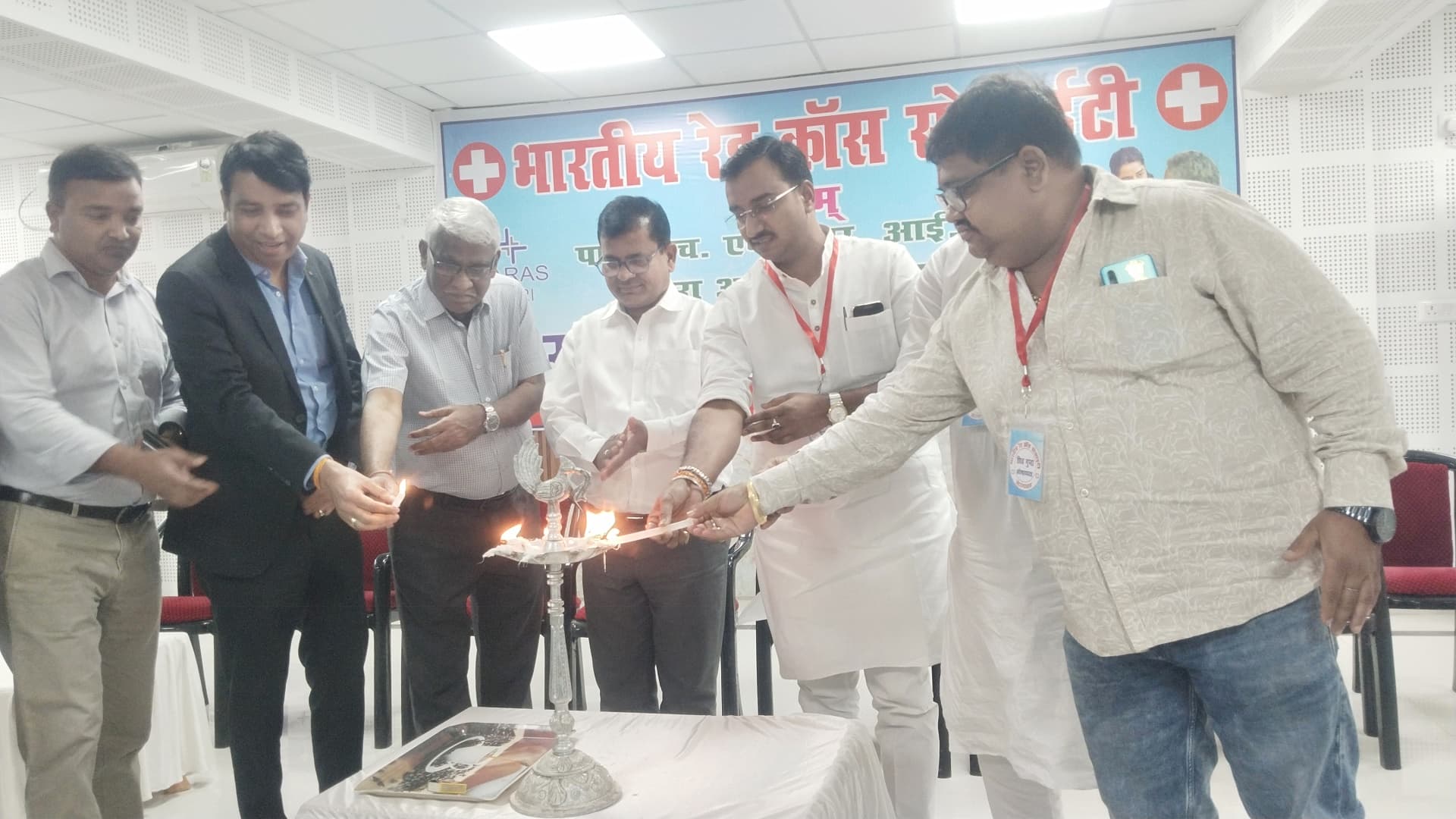 औरंगाबाद में नि:शुल्क स्वास्थ्य शिविर का आयोजन, जिला पदाधिकारी ने किया उद्घाटन, पारस अस्पताल की टीम को सराहना