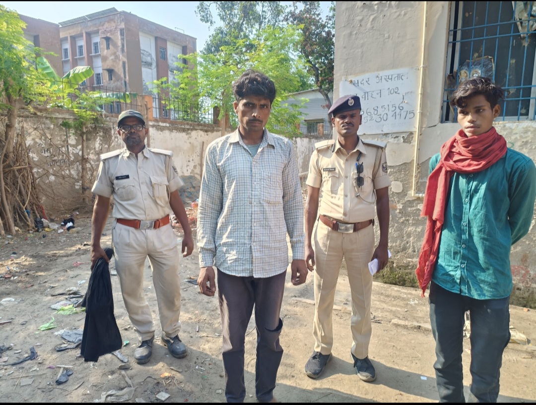 पिता ने दूसरे मर्द से बेटी को दूर रहने को कहा तो बेटी ने फांसी लगाकर कर लिया आत्महत्या