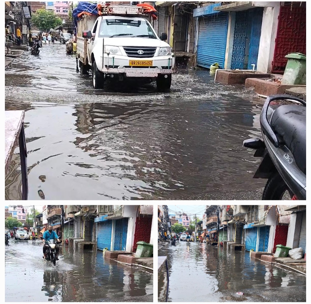 बारिश ने खोली नगर पालिका की पोल, गंज मोहल्ले में घंटों जलजमाव से लोग परेशान