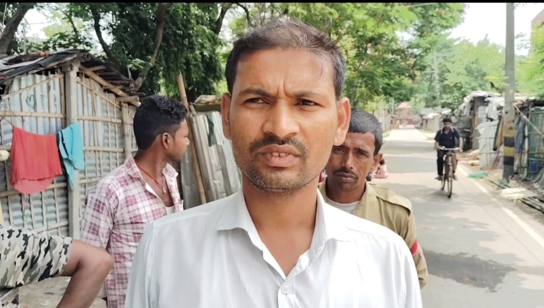 सड़क दुर्घटना में एक बुजुर्ग महिला की हुई मौत, दो की स्थिति नाजुक